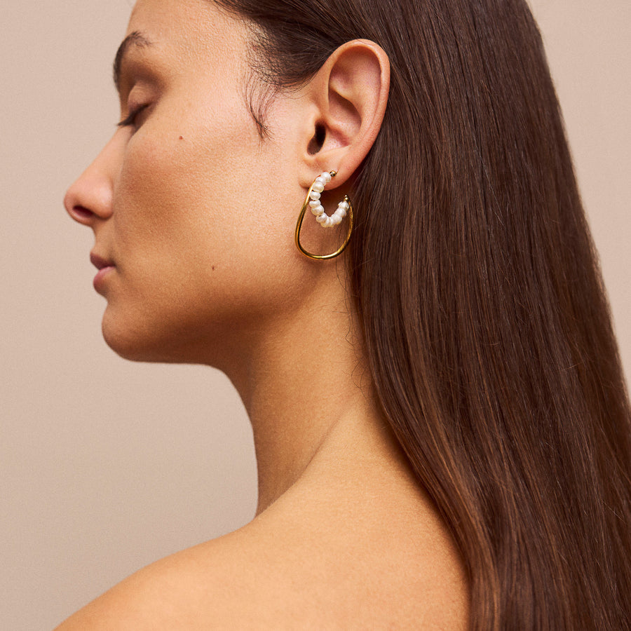 Perlenohrringe: Sinnlich und unaufdringlich aufregend. Perfekt für besondere Anlässe und den Alltag – von Jeans bis zur Lederjacke. Trau dich und lass dich inspirieren! Für Frauen, 18k vergoldet und wasserfest.