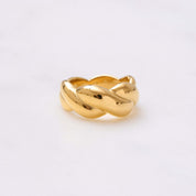 Charmant und vielseitig: Dieser Ring ist perfekt zum Stapeln und harmoniert auch gut mit anderen Materialien wie Silber. Er wertet jedes Outfit auf und ist perfekt für den Alltag geeignet - probier es aus! Für Frauen, 18k vergoldet und wasserfest.